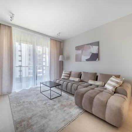Kierbedzia Beige Elegance, Free Parking Apartment