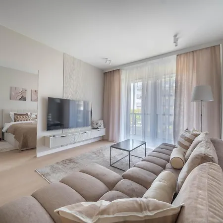 Kierbedzia Beige Elegance, Free Parking