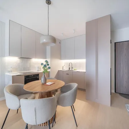 Kierbedzia Beige Elegance, Free Parking * Warschau