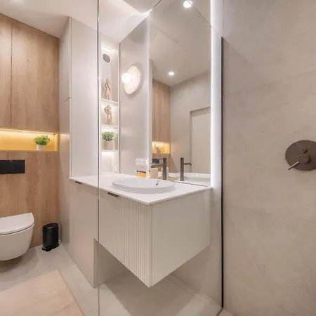 Kierbedzia Beige Elegance, Free Parking * Warschau