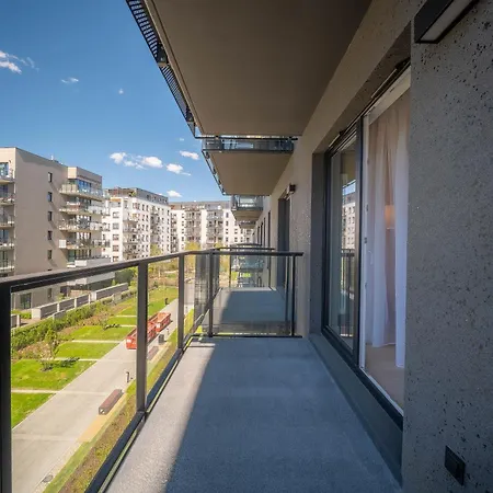Apartamento Kierbedzia Beige Elegance, Free Parking