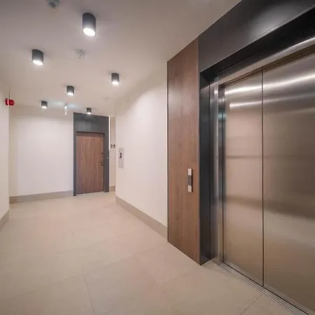 Apartment Kierbedzia Beige Elegance, Free Parking