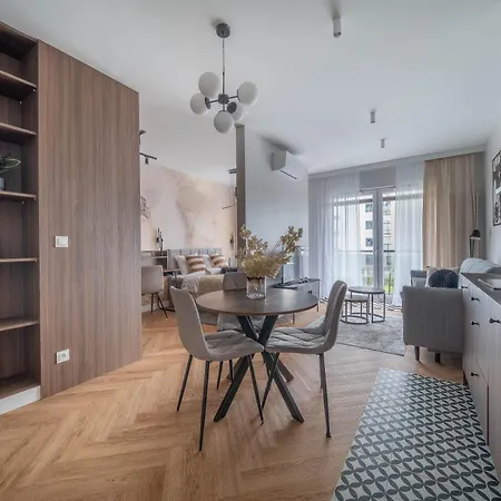 Kierbedzia Beige Elegance, Free Parking * وارسو