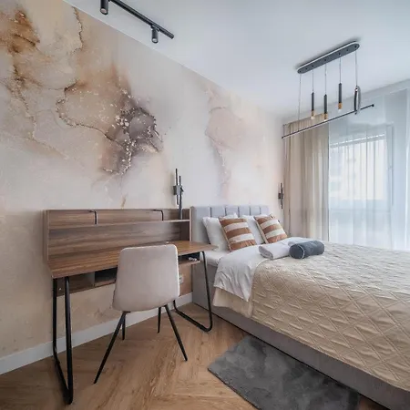 Kierbedzia Beige Elegance, Free Parking شقة