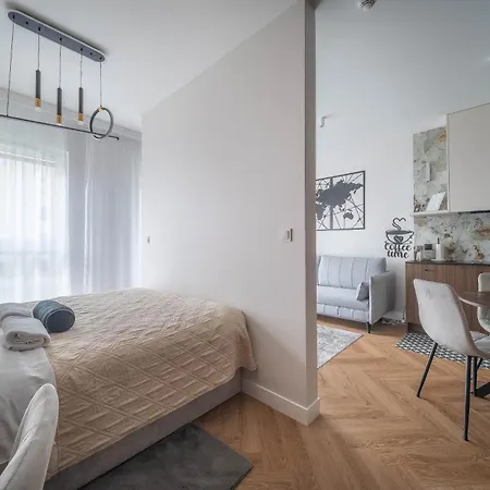 Kierbedzia Beige Elegance, Free Parking
